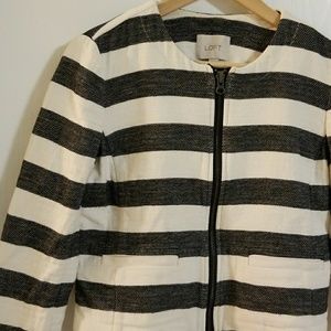 CLOSET BLOWOUT!  💖 LOFT zip front tweed jacket